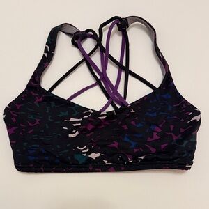 LULULEMON free to be size 6 retired print